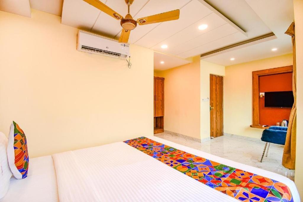 Hotel Aqua Tulip Calcutta Extérieur photo